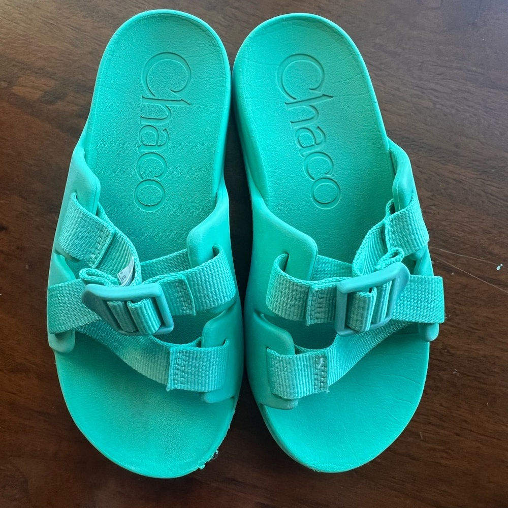 Chaco Kids Turquoise Slide Sandals size 2 waterproof